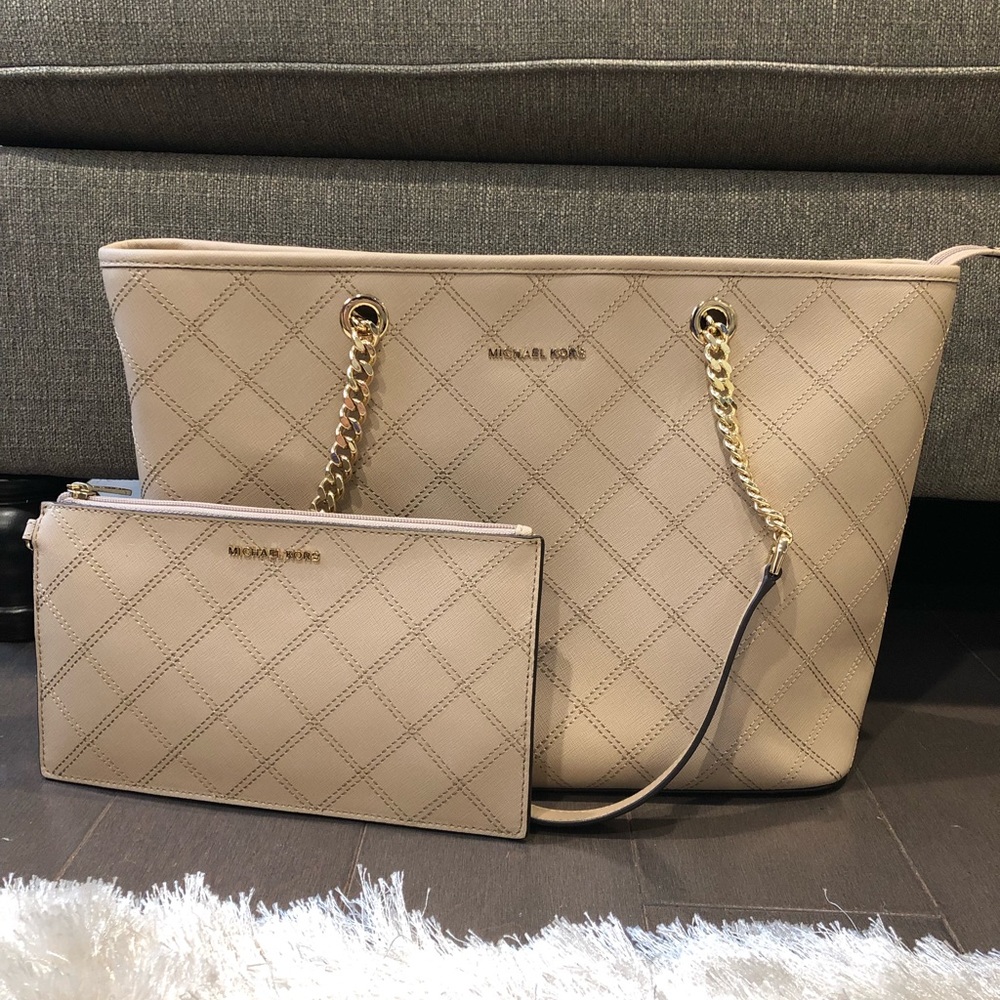 💫 2PC Michael Kors Tote and Wristlet